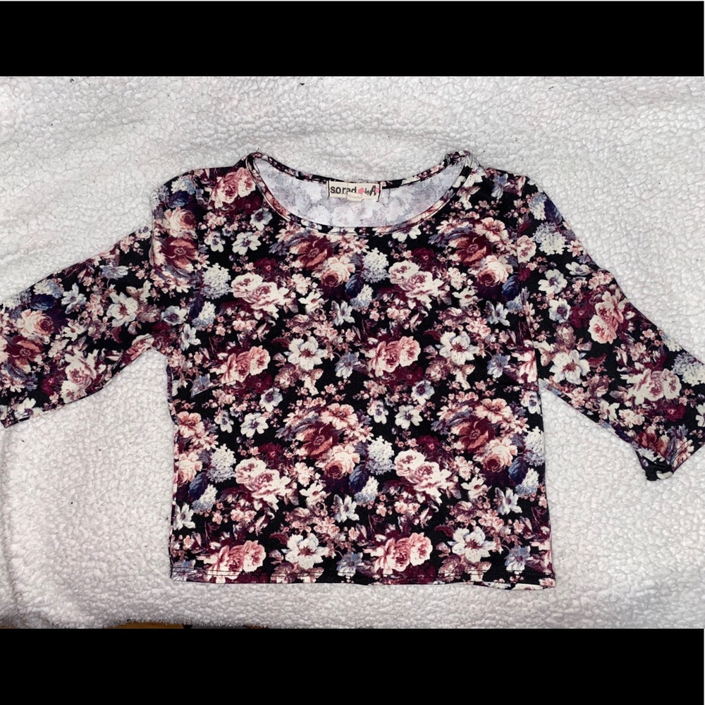 Beautiful flowery Crop Top